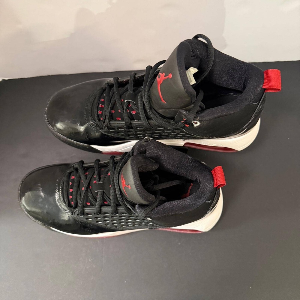 Jordan Max Aura 2 Mens Basketball Shoes Black Red Patent Leather Size 10 - Picture 4 of 16